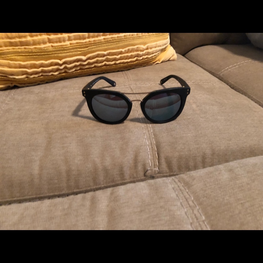 Polarized Henri Bendel sunglasses